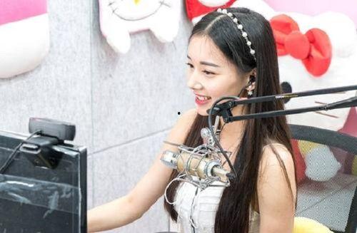 裴娜直播回放爆料视频,独家爆料背后的惊人真相  第2张